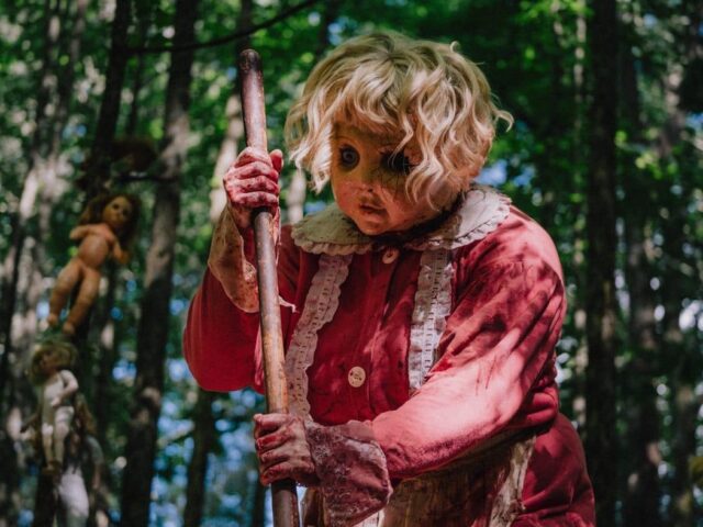 Dolly-Juega conmigo: terror sucio, tensión y una casa donde nadie debería entrar